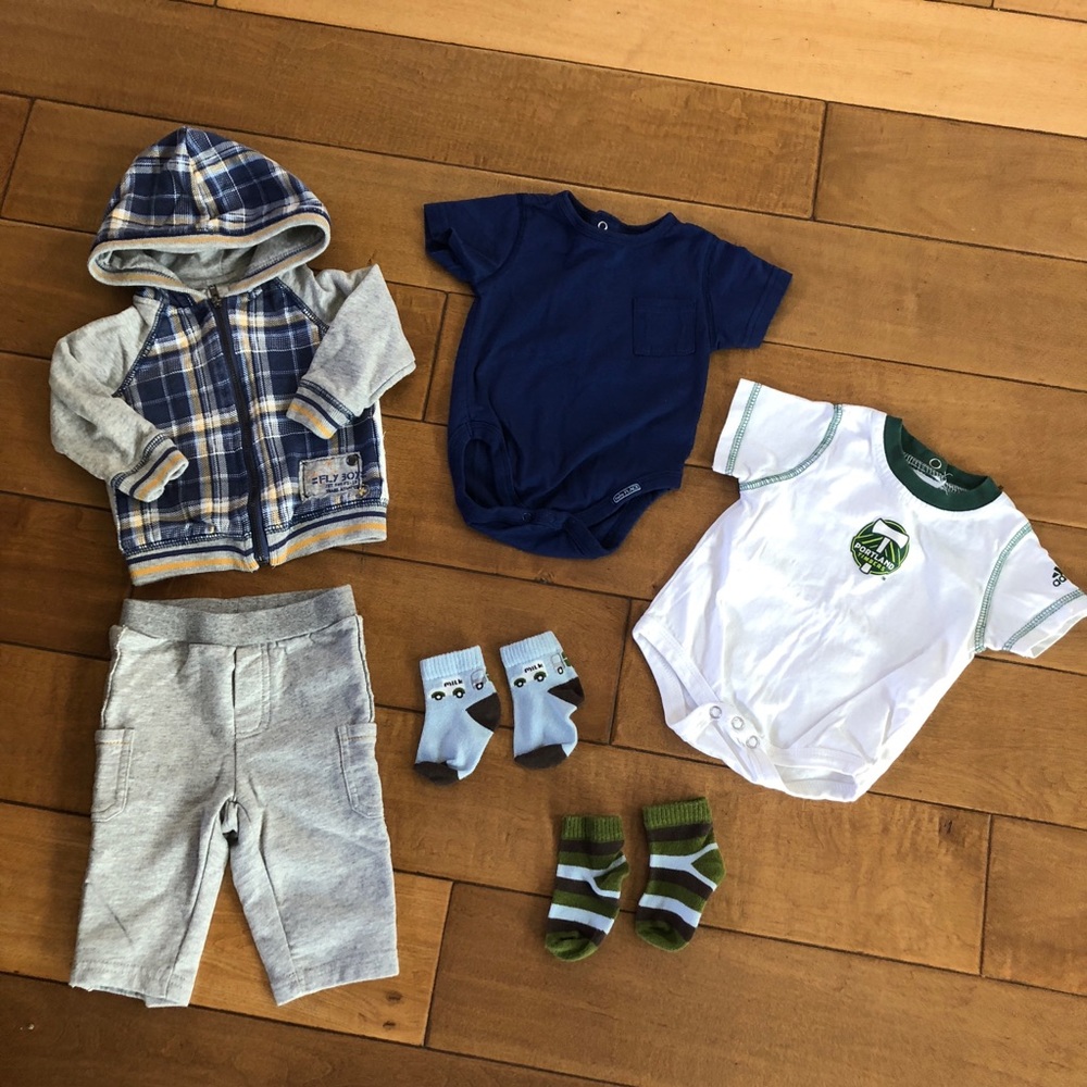 Sporty Baby Outfit Lot. π β½οΈ. Size 0-3 Months - Picture 1 of 6